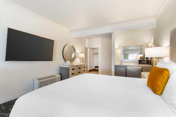 Best Western Plus Novato Oaks Inn image 22